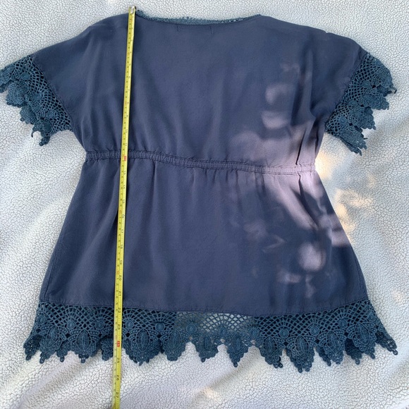 ✨3 for $25✨ Urban Mango kimono style top - Picture 2 of 6
